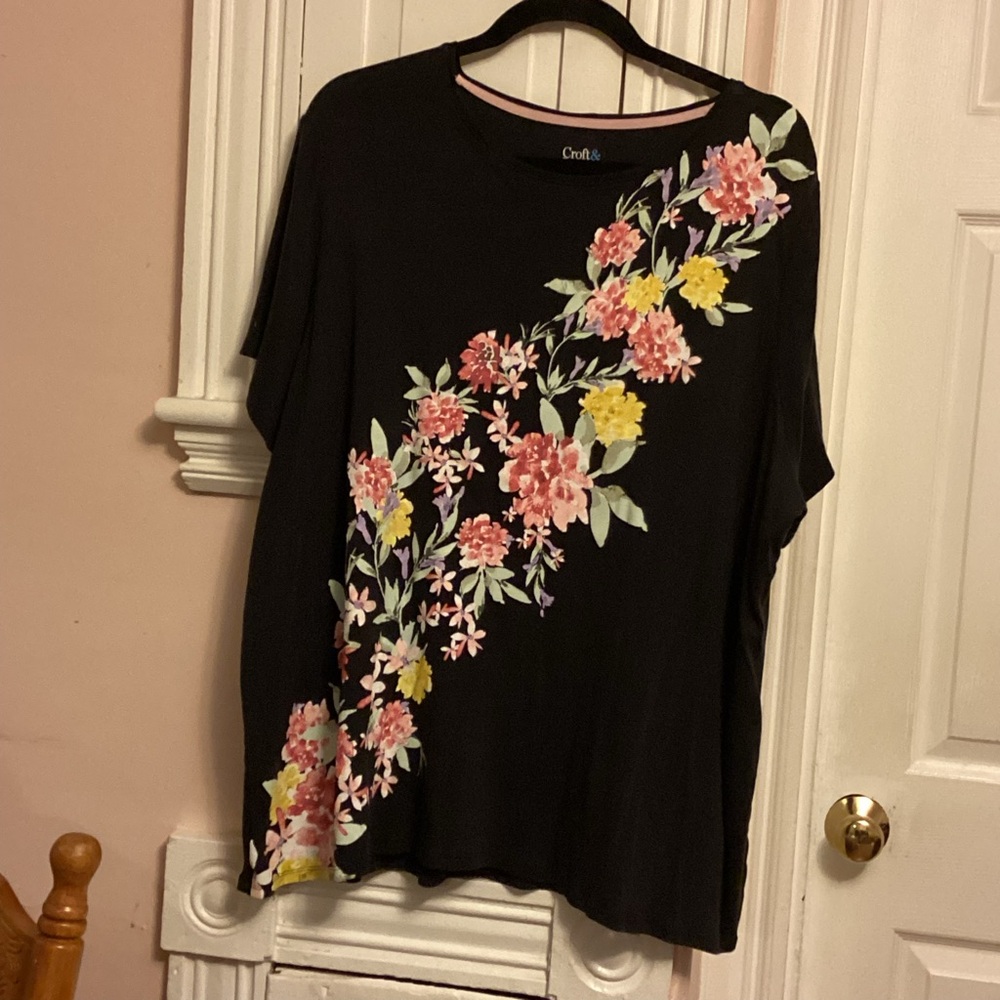 Croft & Barrow Black Boxy Short Sleeve Blouse